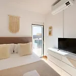 2# Guest house *
